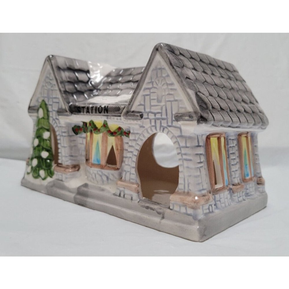 Classic Living Christmas Collection Ceramic Christmas Station - No Light - Picture 5 of 16